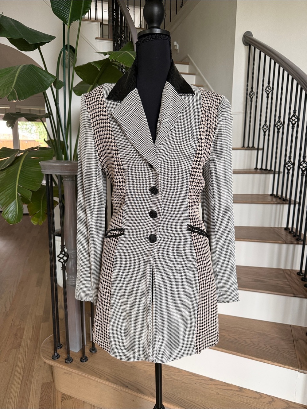 Sandro Paris Tailored Houndstooth Long Blazer Jacket